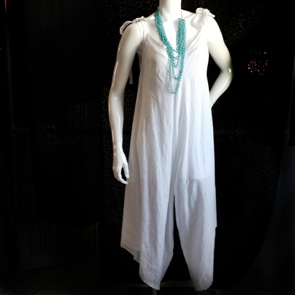 White linen romper NWT made in Italy M/L